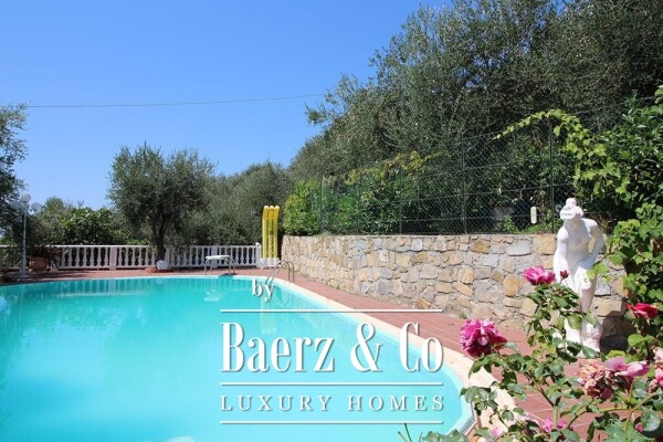 photo 17 Villa for sale 400 m²