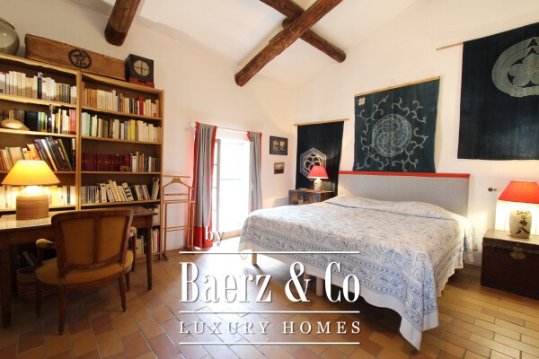 photo 50 Historic manor house overlooking Mont Ventoux