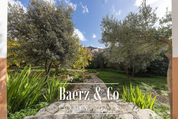 photo 6 Impressive historic house with large plot in Andratx