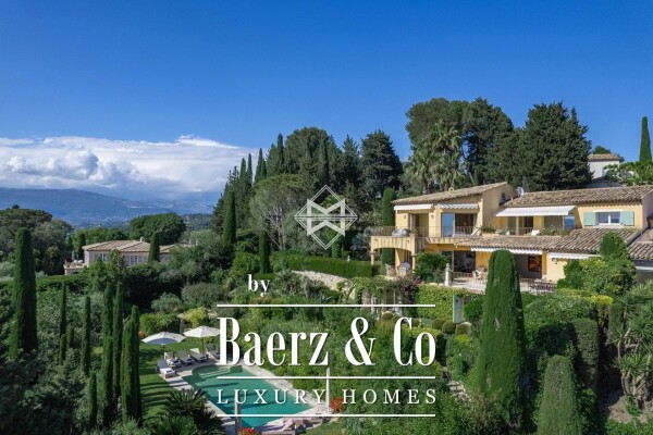 photo 3 Rare - walking distance from the village