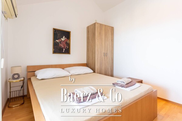 photo 3 Novalja, house with 10 apartments near the center with a sea view