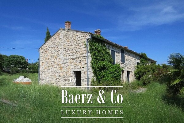 photo 8 Rovinj, impressive stone house on land plot 138.800 m2