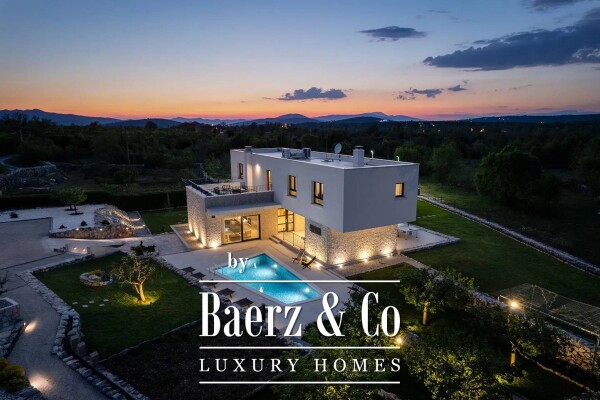 photo 2 Trilj, Ugljane, beautiful villa with pool