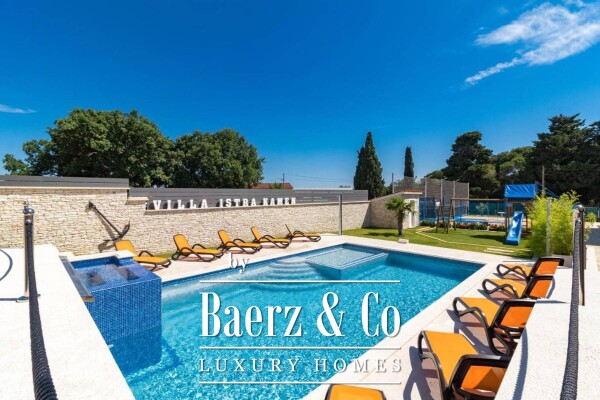 photo 13 Valtura, a luxury villa with a heated pool and a large garden, a rarity on the market