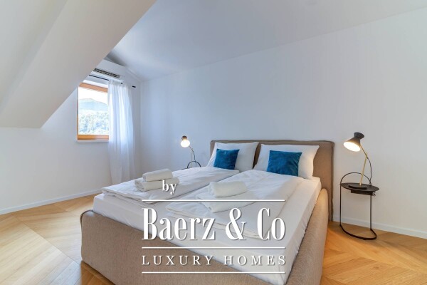 photo 11 Opatija, Volosko, luxurious four-bedroom apartment in the first row to the sea, NKP 132,51 m2