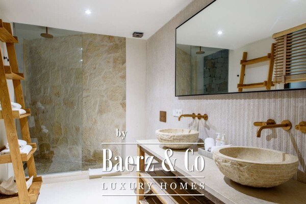 photo 29 Beautiful luxury home in Roca Llisa, Roca Llisa