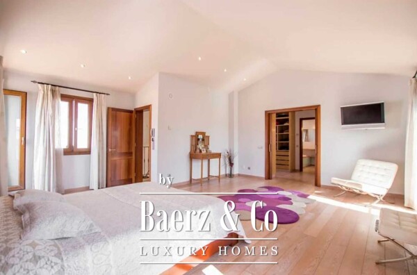 photo 13 VILLA WITH INTERIOR SWIMMING POOL IN SON BLANC