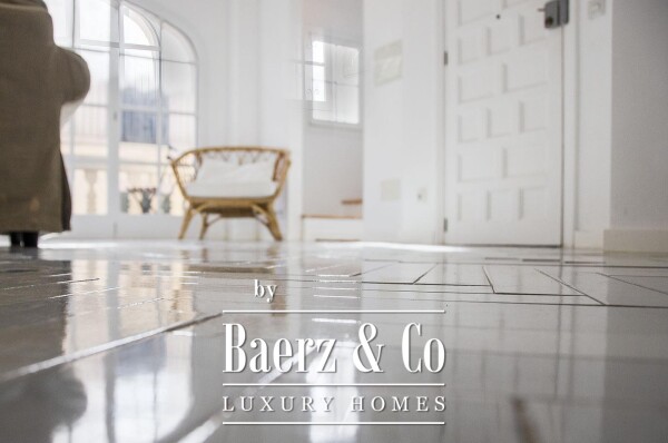 photo 5 Bright Penthouse with large private Roof Terrace and Port views