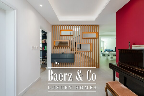 photo 6 Beautiful upgrades | Fully Furnished | Lake view