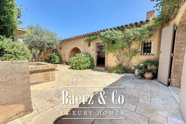 photo 7 Charming Property with Panoramic View of Grimaud Castle – La