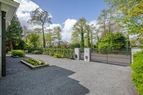 photo 64 van Brouchovenlaan 6