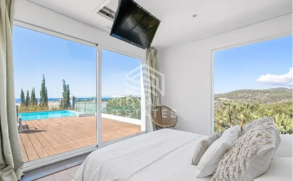 photo 10 Beautiful luxury home in Cala moli