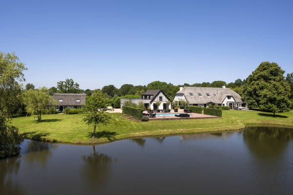 photo 1 De Zonneroos – luxe, privacy en eindeloos genieten.