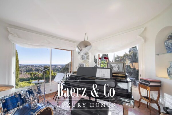 photo 6 Sumptuous Villa near Mougins with Panoramic Sea View