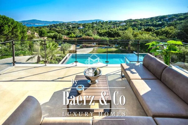 photo 3 Modern villa in a sought after gated domain