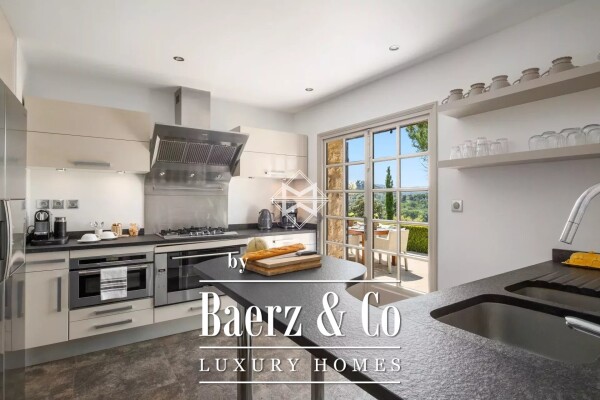 photo 7 Charming Villa with a View of Barbossi Golf Course