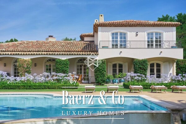 photo 2 Parks of St Tropez - Beautiful bastide – Large volumes