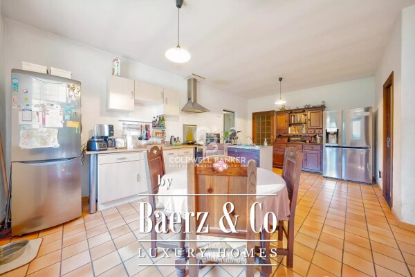 photo 4 Single-Story Home in a Gated Estate