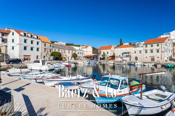 photo 14 Brač, Sumartin, house in the first row to the sea, with an area of 95m2, on a plot of land of 13...