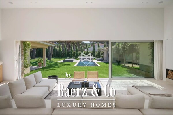 photo 5 New villa within walking distance of the beaches