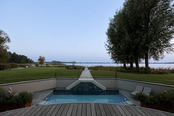 photo 4 Nieuw-Loosdrechtsedijk 227