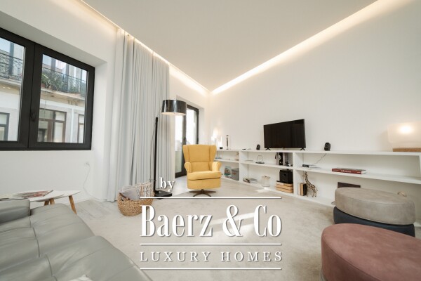 photo 4 1930s building downtown Porto