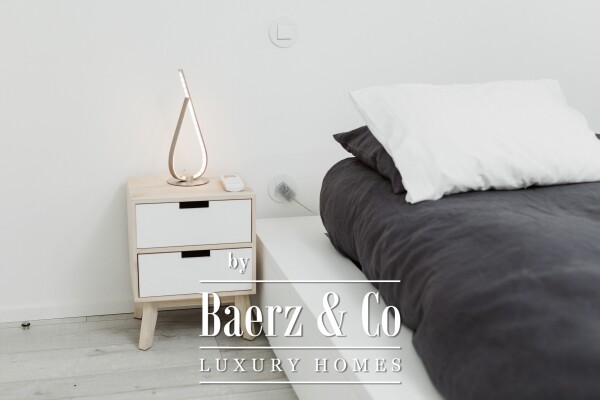 photo 12 1930s building downtown Porto