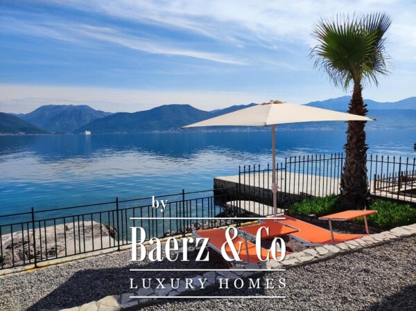 photo 3 House in Tivat Municipality next to the Sea and the Beach