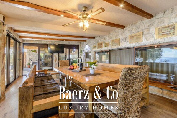 photo 5 Omiš, Stanići, a beautiful house with a sea view, total living area of 160 m² on a land plot of 2546