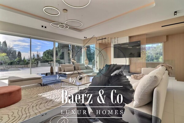 photo 8 CONTEMPORARY VILLA WITH UNOBSTRUCTED VIEW