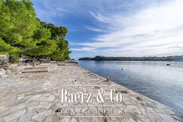 photo 29 Korčula Island, Vela Luka, house with 5 apartments, 2nd row from the sea in Karbuni Bay