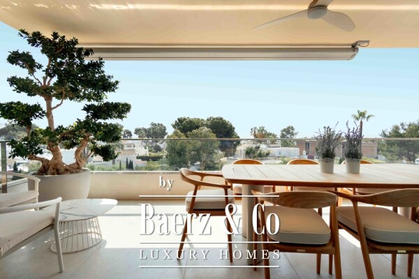 photo 3 Spacious apartment with sea views, parking and pool