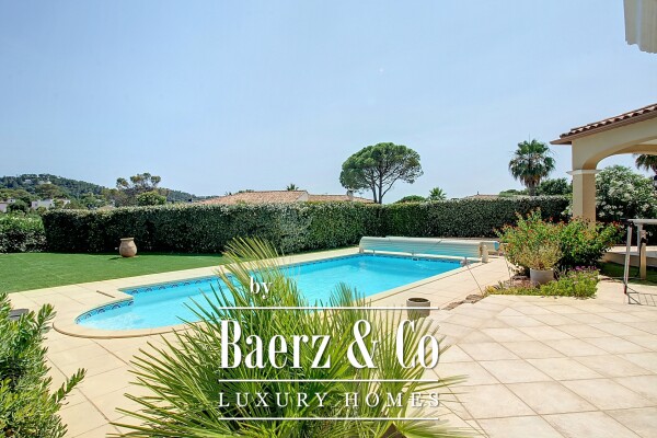 photo 5 Elegant Villa in a Prestigious Residential Area