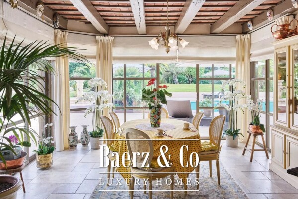 photo 6 Saint-Tropez, property in a very prestigious district