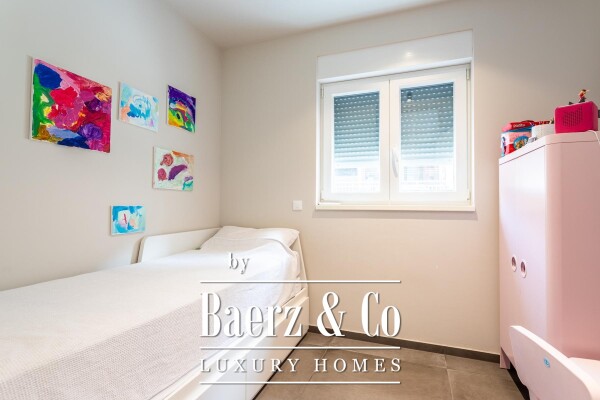 photo 14 Žaborić, beautiful three-bedroom apartment right on the beach, Net Usable Area 121.99 m²