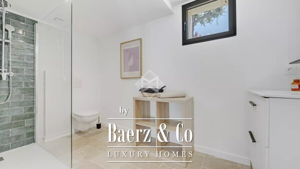 photo 16 Charming Villa in a Private Estate