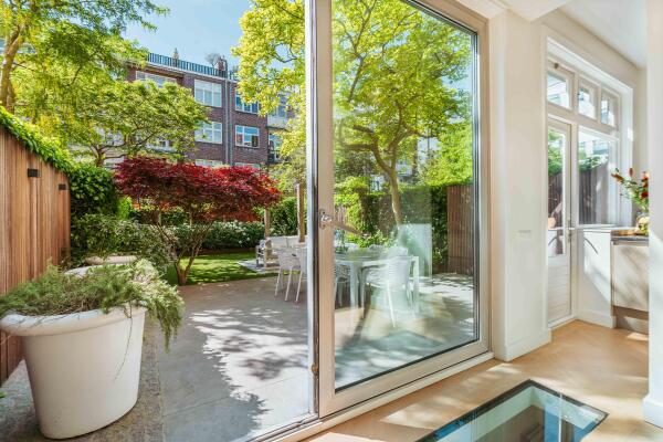 photo 13 Minervalaan 14 H