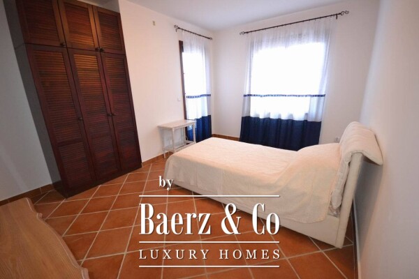 photo 9 Villa in the first line to the sea in Boka Bay