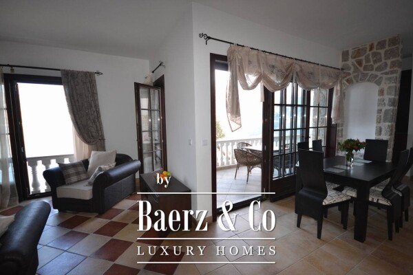 photo 13 Villa in the first line to the sea in Boka Bay