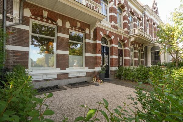 photo 2 Graadt van Roggenstraat 14