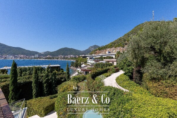 photo 4 Luxurious Apartment in a 5* Hotel in Budva