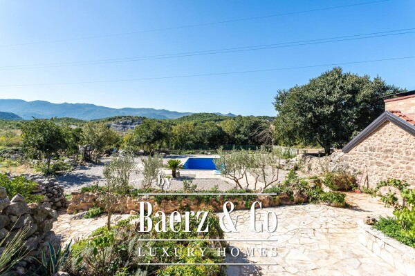photo 4 Vrgorac, Exclusive Stone Estate with Pool