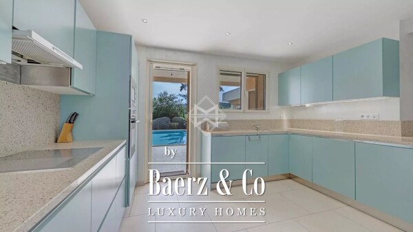 photo 9 Villa with open views in a prime location of Cavalaire-sur-Mer