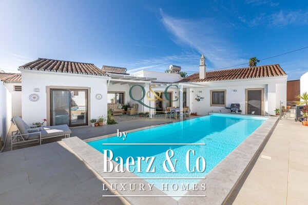 photo 1 Beautiful luxury home in Santa Bárbara de Nexe, Bordeira