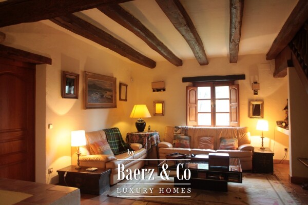 photo 6 Rustic charm and exclusivity just minutes from the Mediterranean.