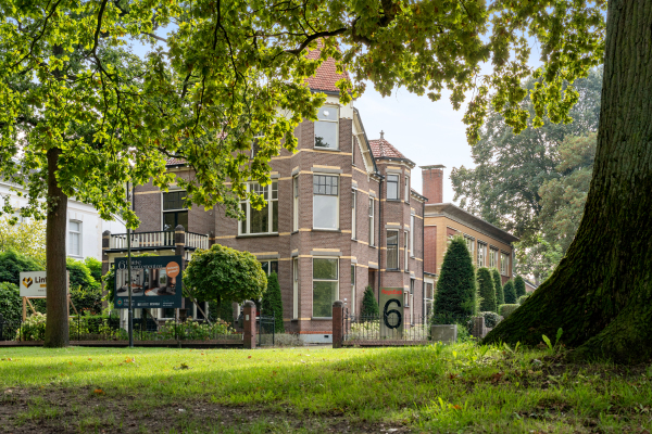 photo 2 Van der Houven van Oordtlaan 6 F