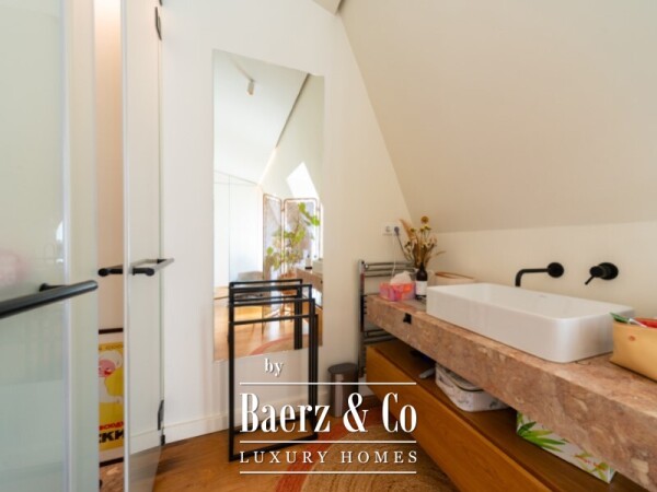 photo 9 One-bedroom rooftop flat with a terrace