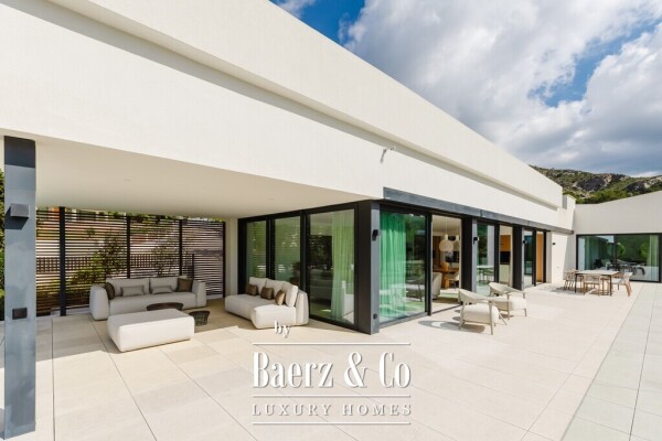 photo 7 Amazing 6-bedroom contemporary luxury Villa with 2 Pools