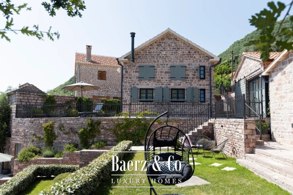 photo 4 Estate in Tivat Municipality with a Panoramic Sea View