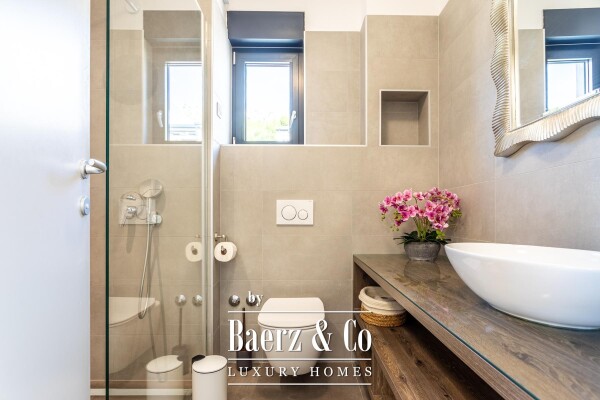 photo 16 Podstrana, luxury villa in an attractive location
